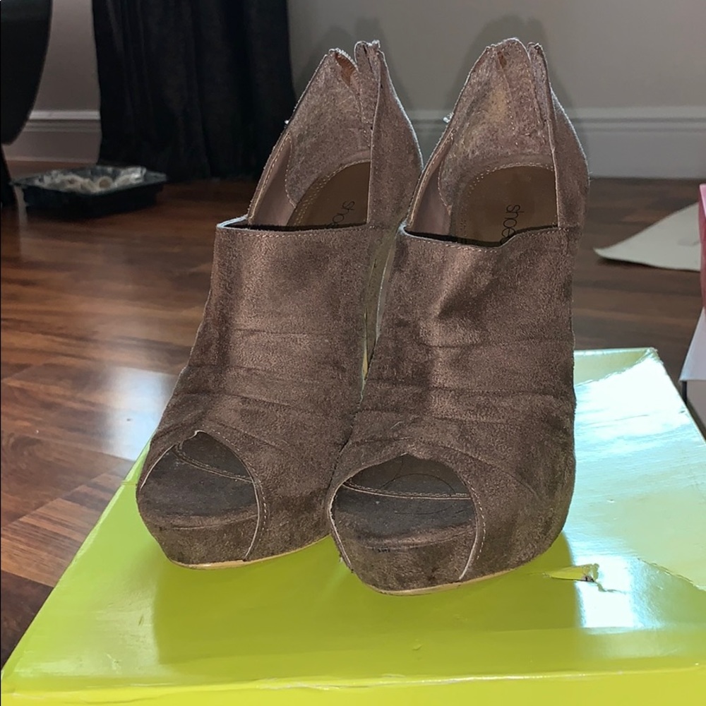 Open toe heels